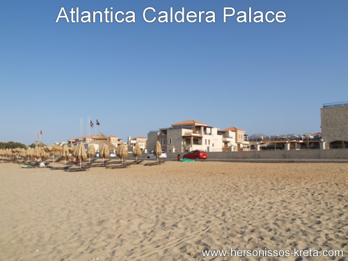 Hotel Atlantica Caldera Palace Analipsi, groot nieuw hotel in analipsi. Aan groot zandstrand. Alle faciliteiten. Autohuur Analipsi.